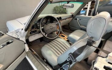 Mercedes-benz-560-class-1988-14