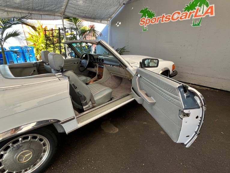 Mercedes-benz-560-class-1988-17