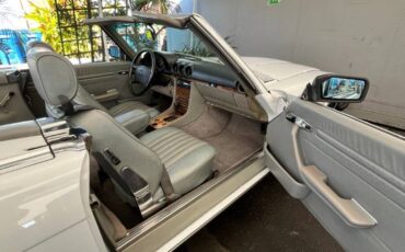 Mercedes-benz-560-class-1988-18