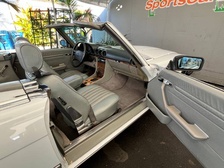 Mercedes-benz-560-class-1988-18