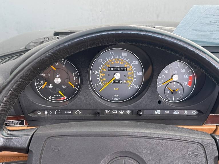 Mercedes-benz-560-class-1989-4
