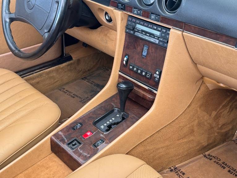 Mercedes-benz-560-class-1989-5