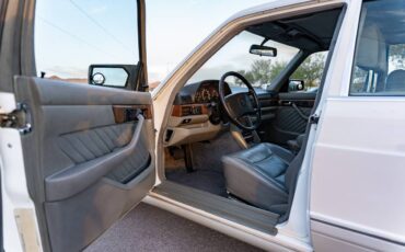 Mercedes-benz-560-sl-1986-white-1