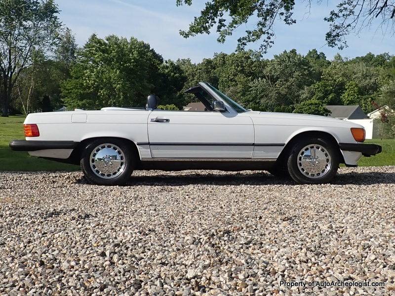Mercedes-benz-560-sl-1986-white-1