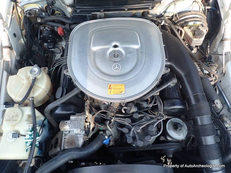 Mercedes-benz-560-sl-1986-white-14