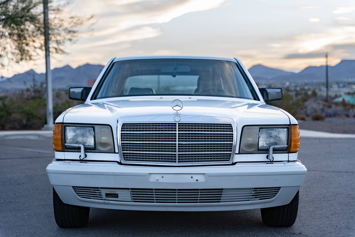 Mercedes-benz-560-sl-1986-white-15