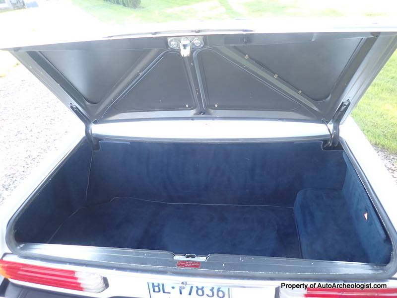 Mercedes-benz-560-sl-1986-white-27