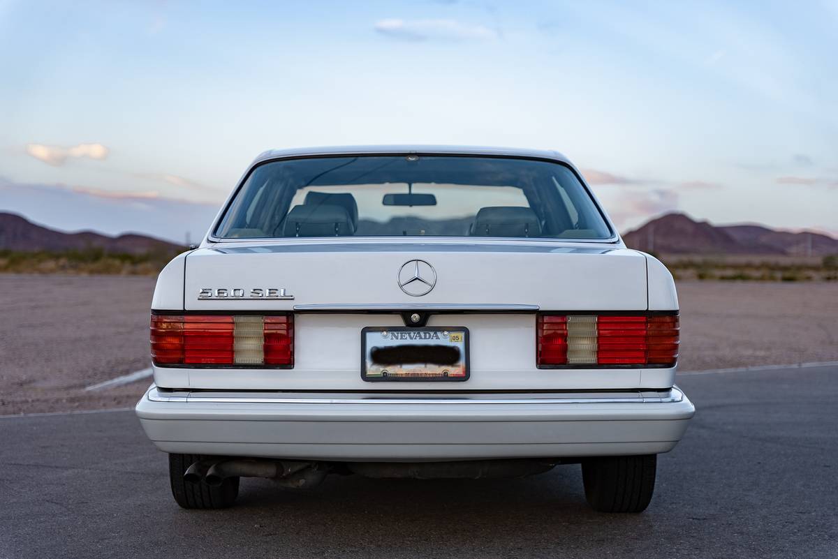 Mercedes-benz-560-sl-1986-white-7