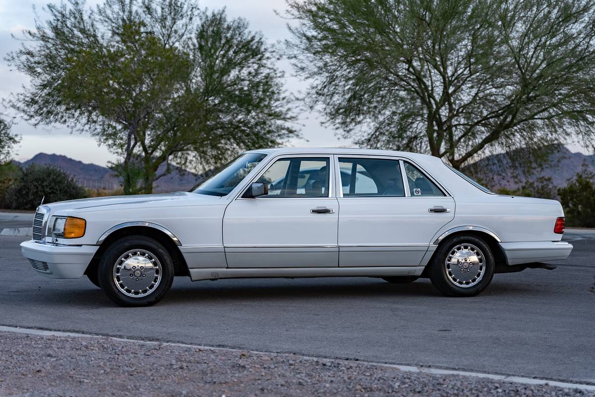 Mercedes-benz-560-sl-1986-white-9