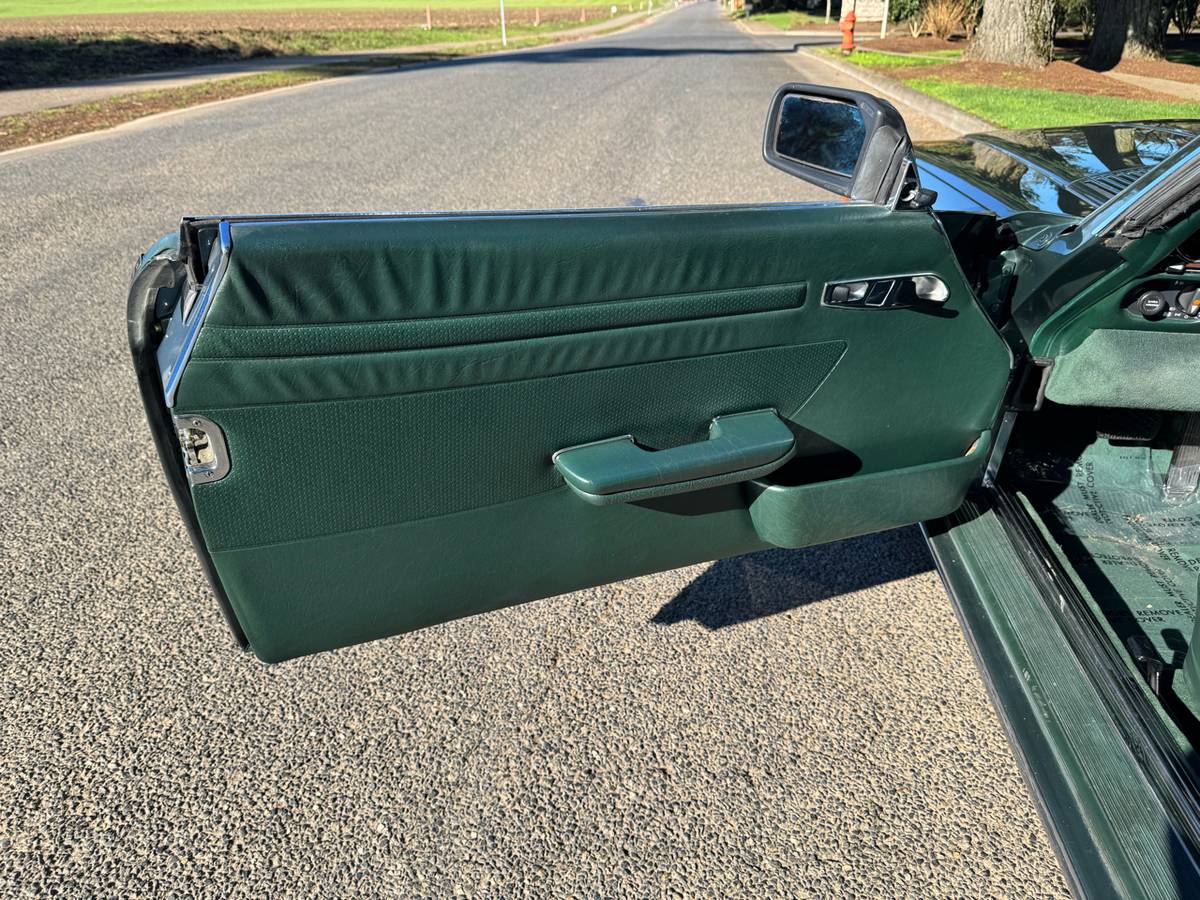 Mercedes-benz-560-sl-1989-green-8