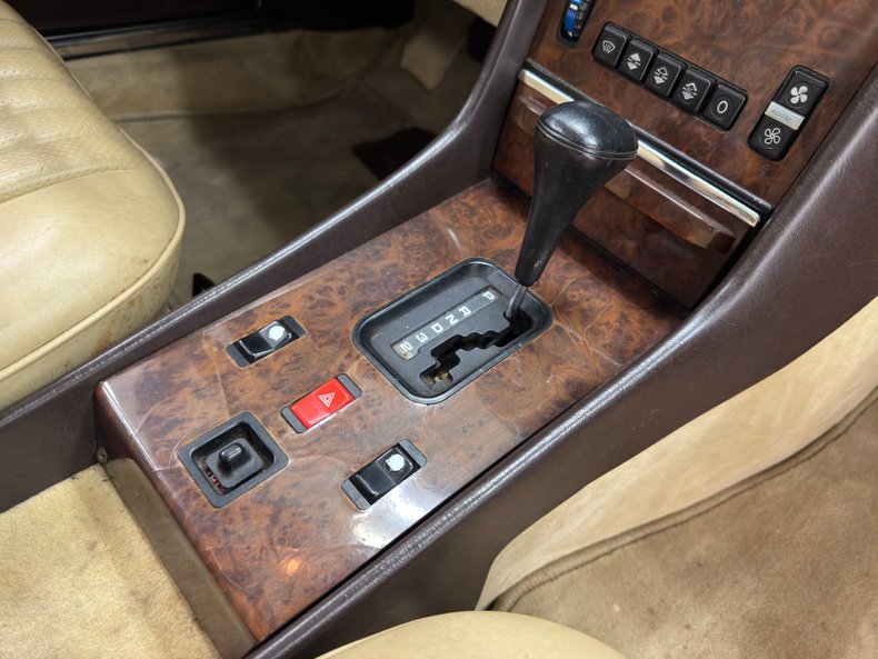 Mercedes-benz-560sl-1986-Champagne-Creamy-Beige-10
