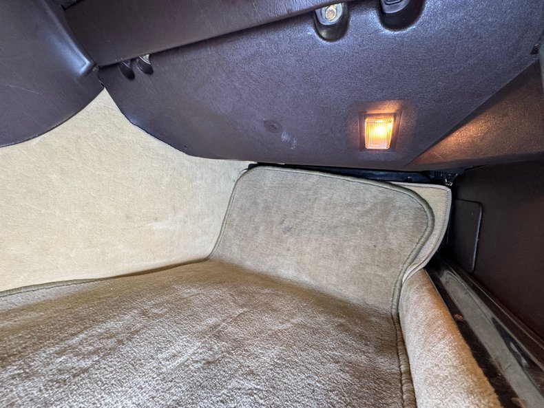 Mercedes-benz-560sl-1986-Champagne-Creamy-Beige-13
