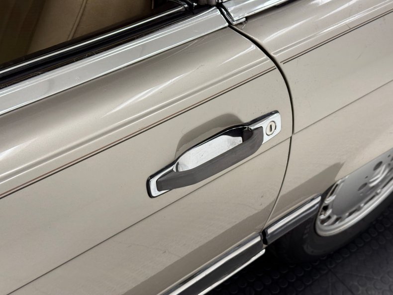 Mercedes-benz-560sl-1986-Champagne-Creamy-Beige-23
