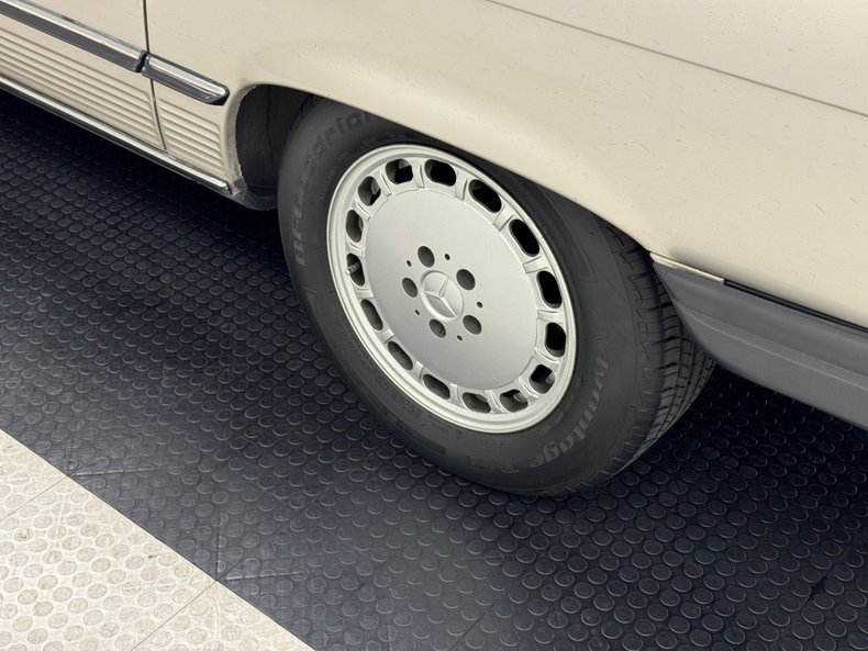 Mercedes-benz-560sl-1986-Champagne-Creamy-Beige-25