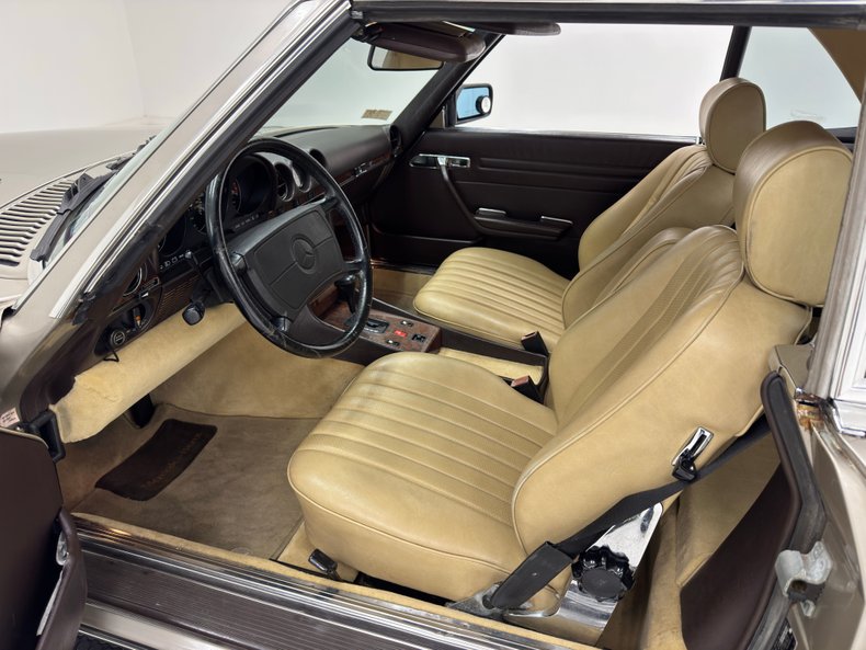 Mercedes-benz-560sl-1986-Champagne-Creamy-Beige-42