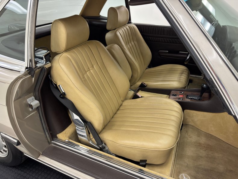 Mercedes-benz-560sl-1986-Champagne-Creamy-Beige-44