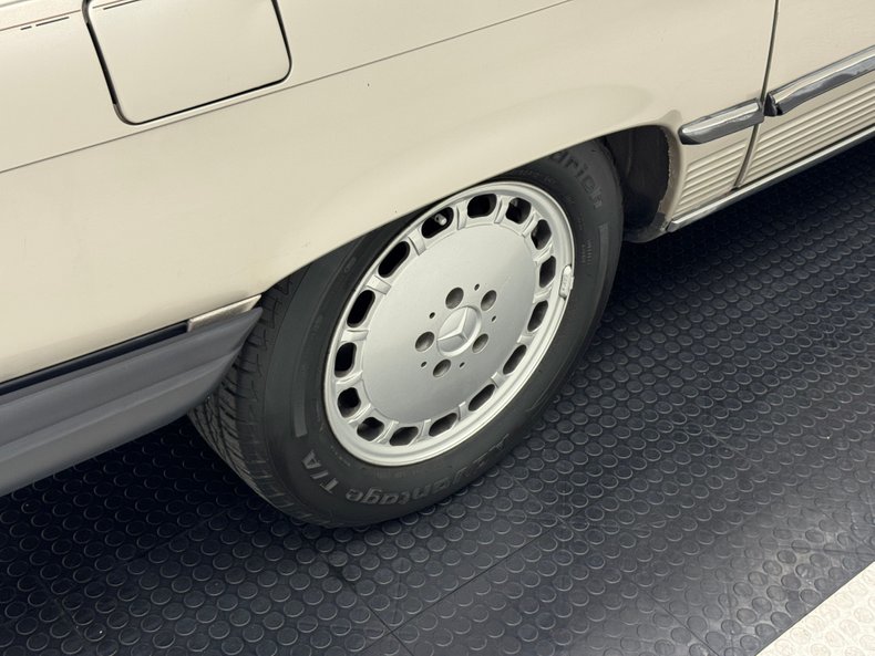 Mercedes-benz-560sl-1986-Champagne-Creamy-Beige-5