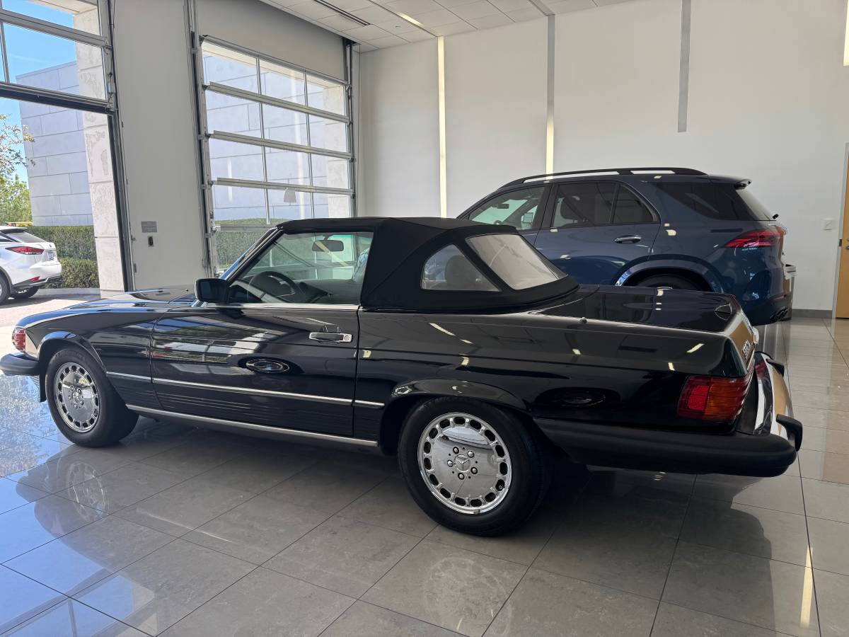 Mercedes-benz-560sl-1989-black-1