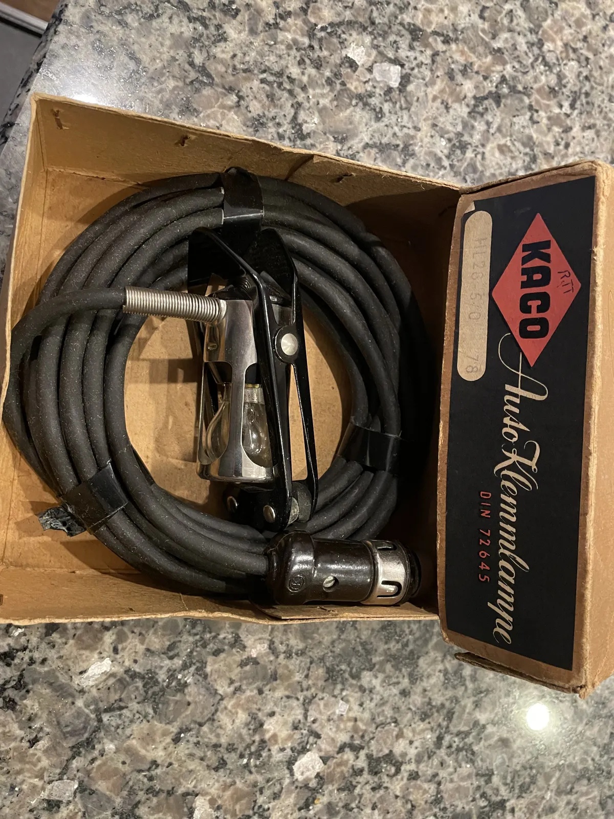 Mercedes-benz-C-class-1975-Burgundy-Tan-15