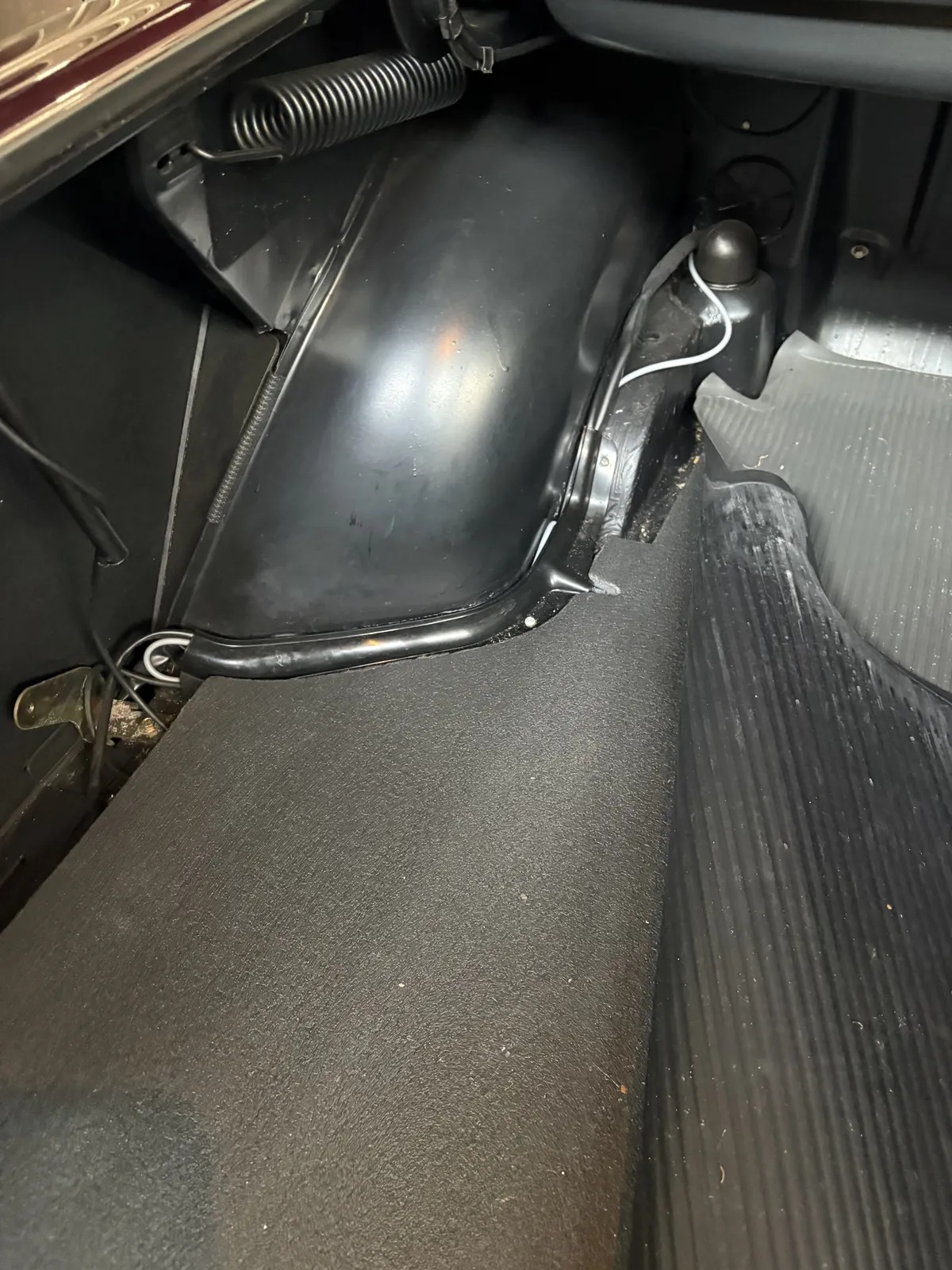 Mercedes-benz-C-class-1975-Burgundy-Tan-4