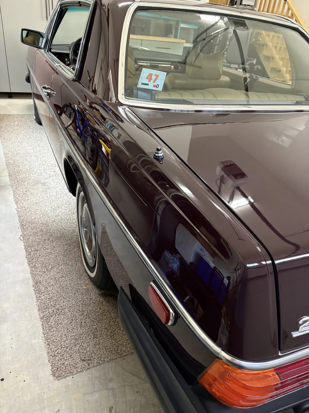 Mercedes-benz-C-class-1975-Burgundy-Tan-5