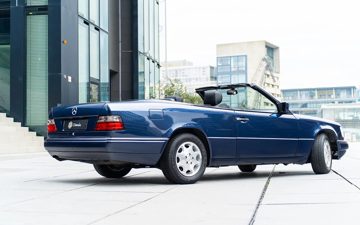 Mercedes-benz-E-class-1995-12