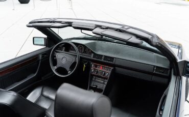 Mercedes-benz-E-class-1995-5