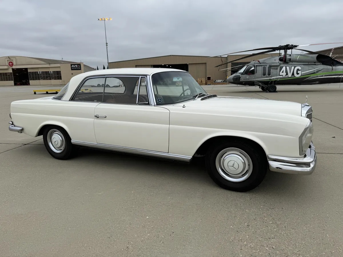Mercedes-benz-Se-1967-Cream-Saddle-1