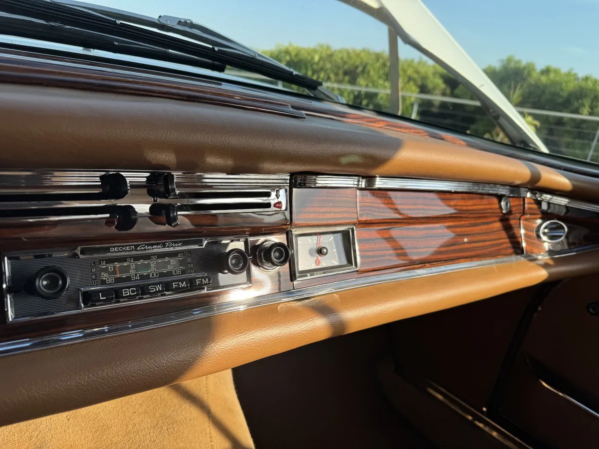 Mercedes-benz-Se-1967-Cream-Saddle-13