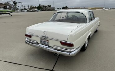 Mercedes-benz-Se-1967-Cream-Saddle-3