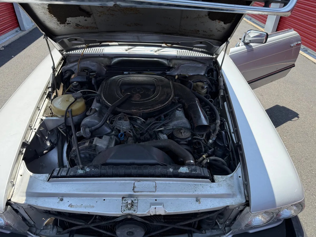 Mercedes-benz-Sl-class-1978-Grey-Red-10