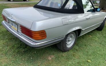 Mercedes-benz-Sl-class-1980-Silver-Black-15