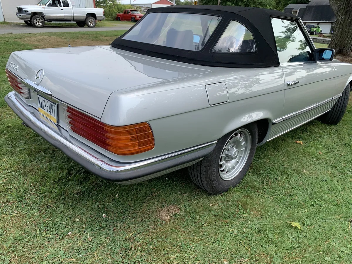 Mercedes-benz-Sl-class-1980-Silver-Black-15