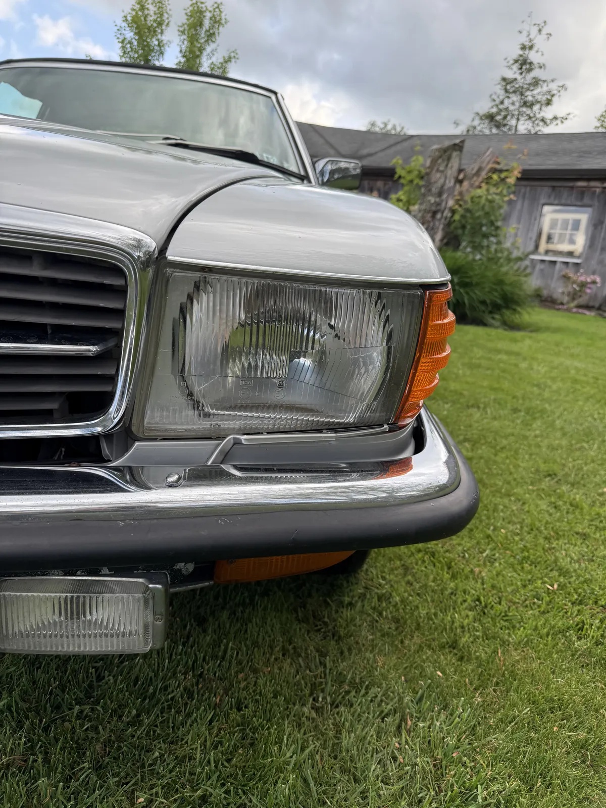 Mercedes-benz-Sl-class-1980-Silver-Black-2