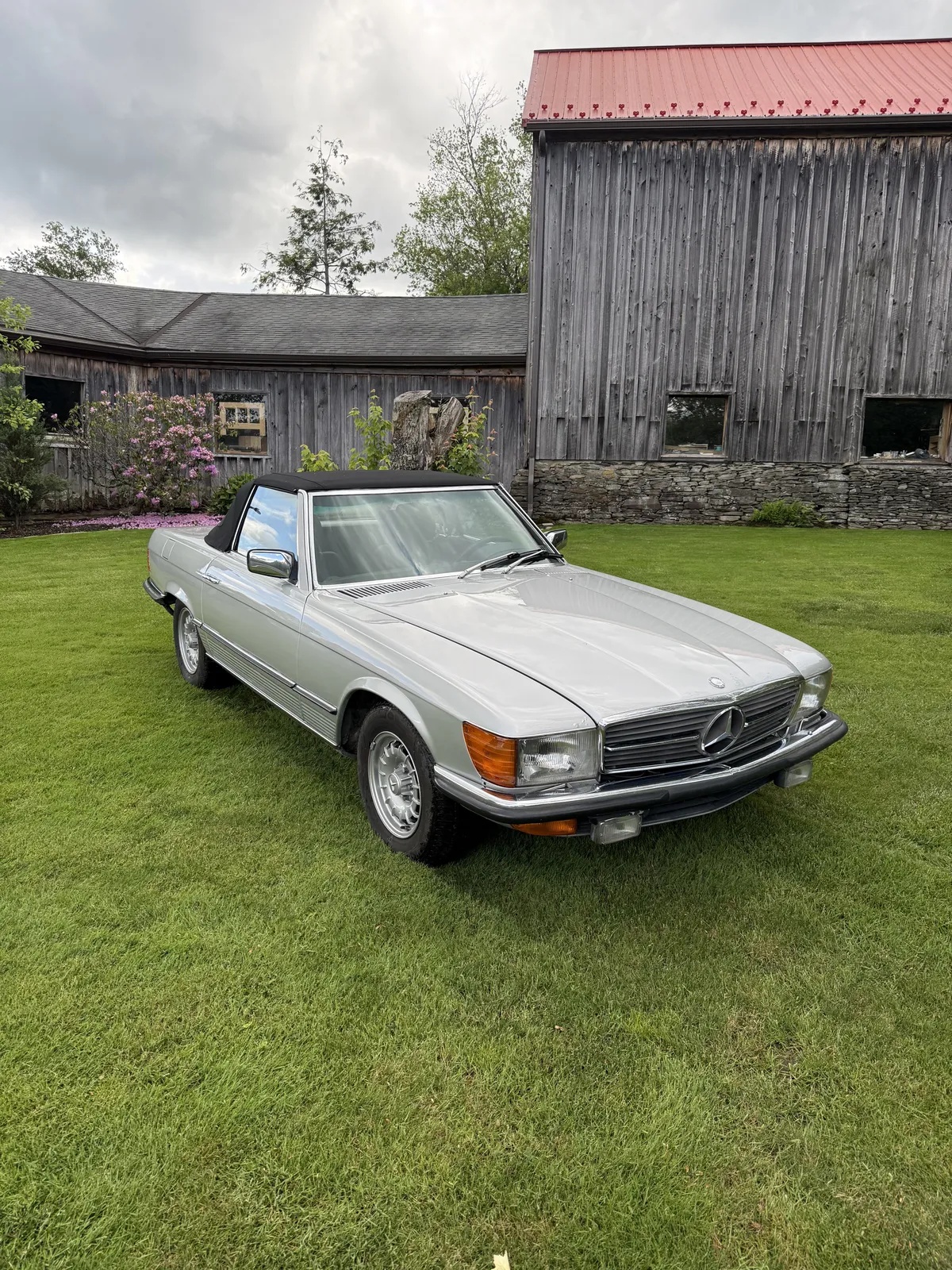 Mercedes-benz-Sl-class-1980-Silver-Black-3