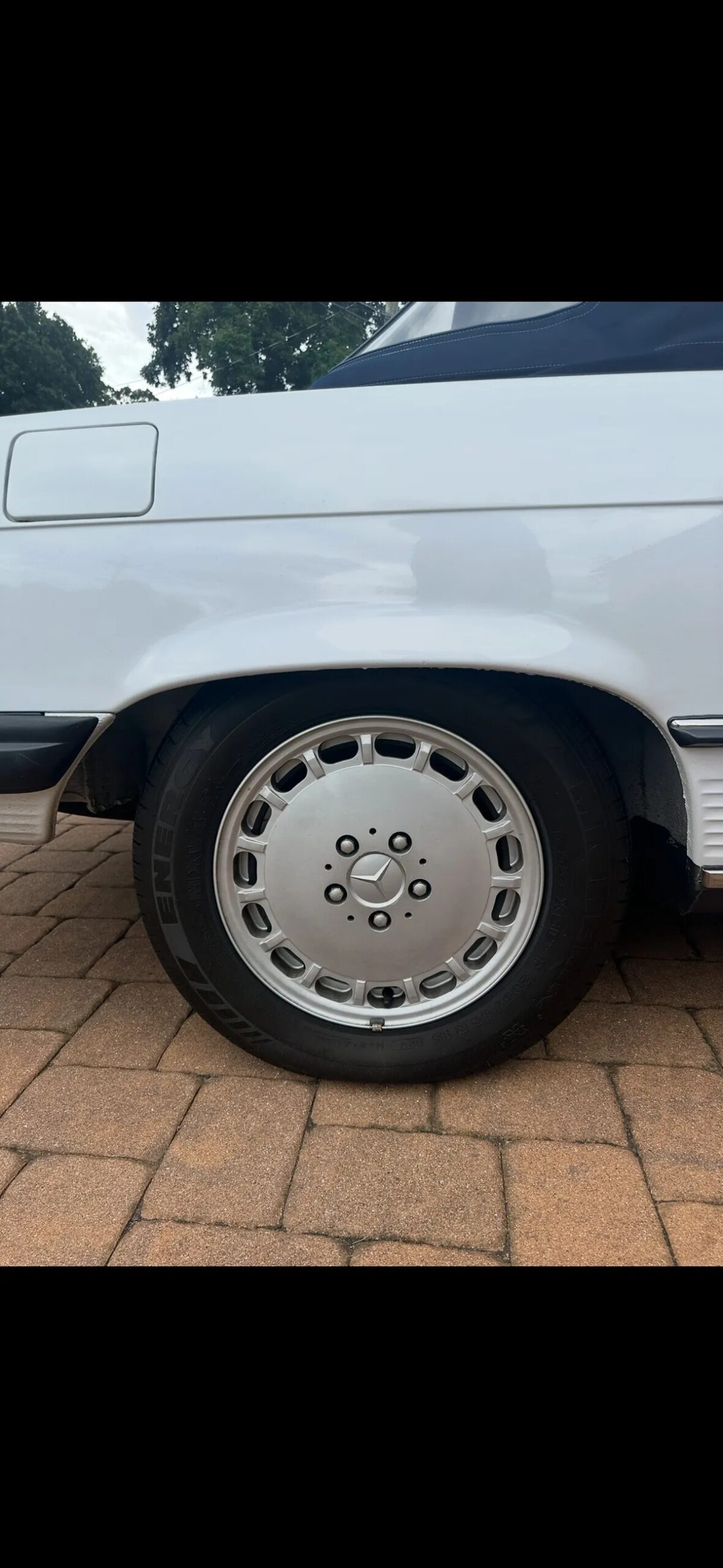 Mercedes-benz-Sl-class-1986-White-Blue-15