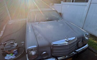 Mercedes-benz-c-class-1971-grey-3