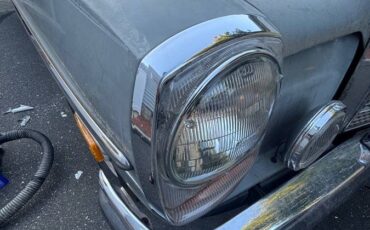 Mercedes-benz-c-class-1971-grey-4