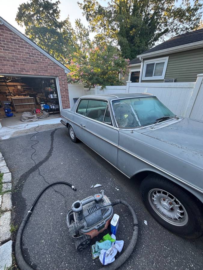 Mercedes-benz-c-class-1971-grey-5