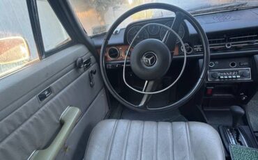 Mercedes-benz-c-class-1971-grey-7