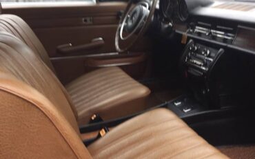 Mercedes-benz-c-class-1972-white-20