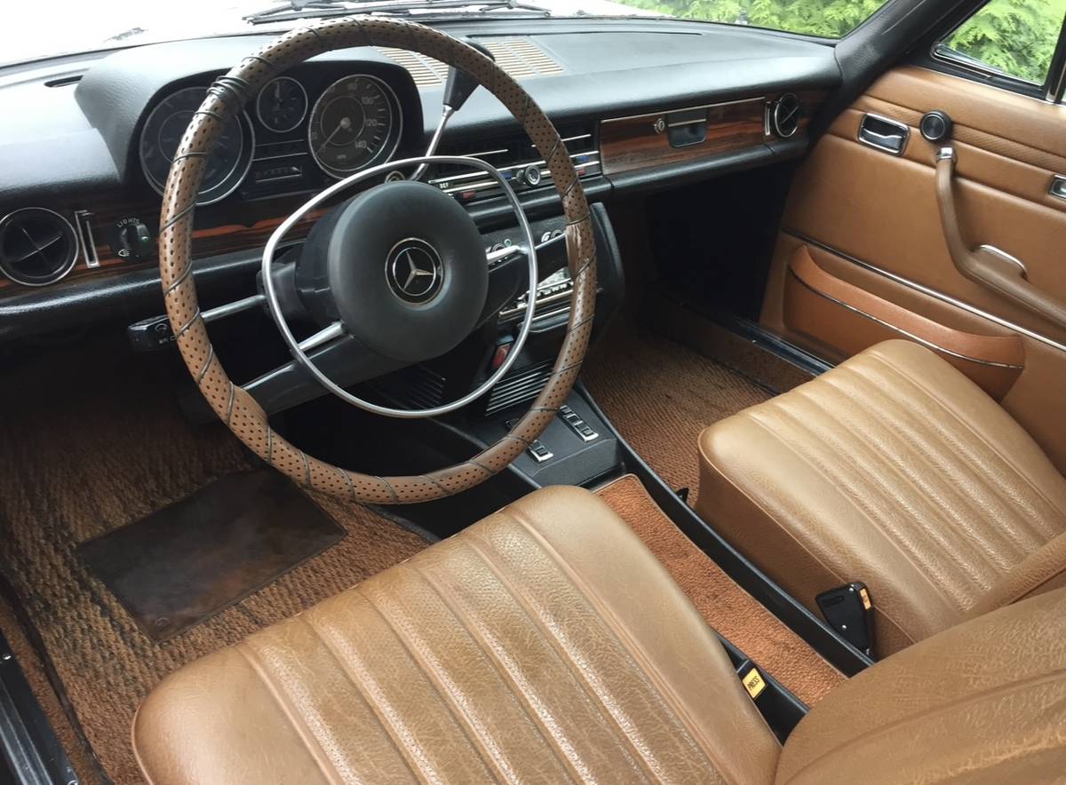 Mercedes-benz-c-class-1972-white-7