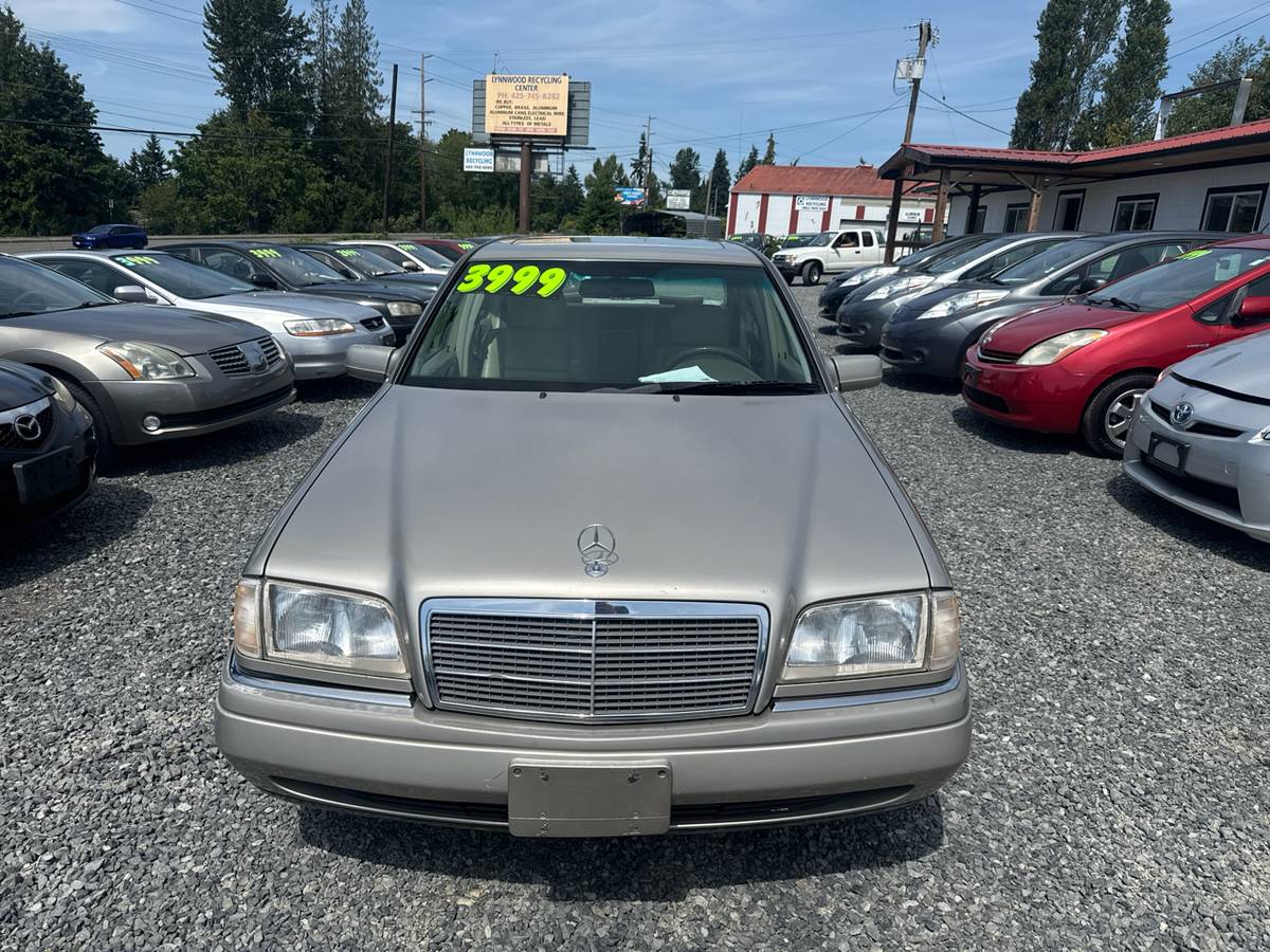 Mercedes-benz-c-class-1995-custom-10