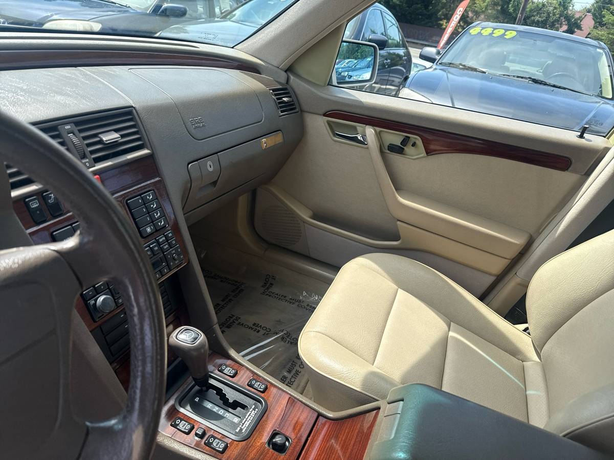 Mercedes-benz-c-class-1995-custom-17