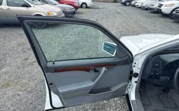 Mercedes-benz-c-class-1995-white-13