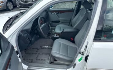 Mercedes-benz-c-class-1995-white-14