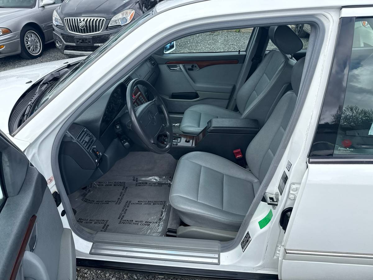 Mercedes-benz-c-class-1995-white-14