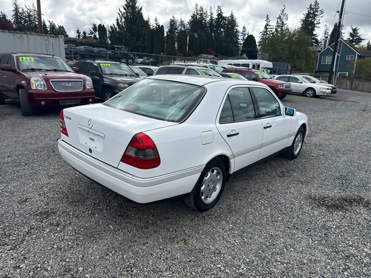 Mercedes-benz-c-class-1995-white-2