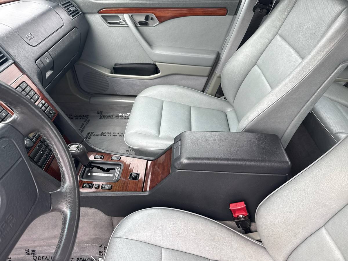 Mercedes-benz-c-class-1995-white-23