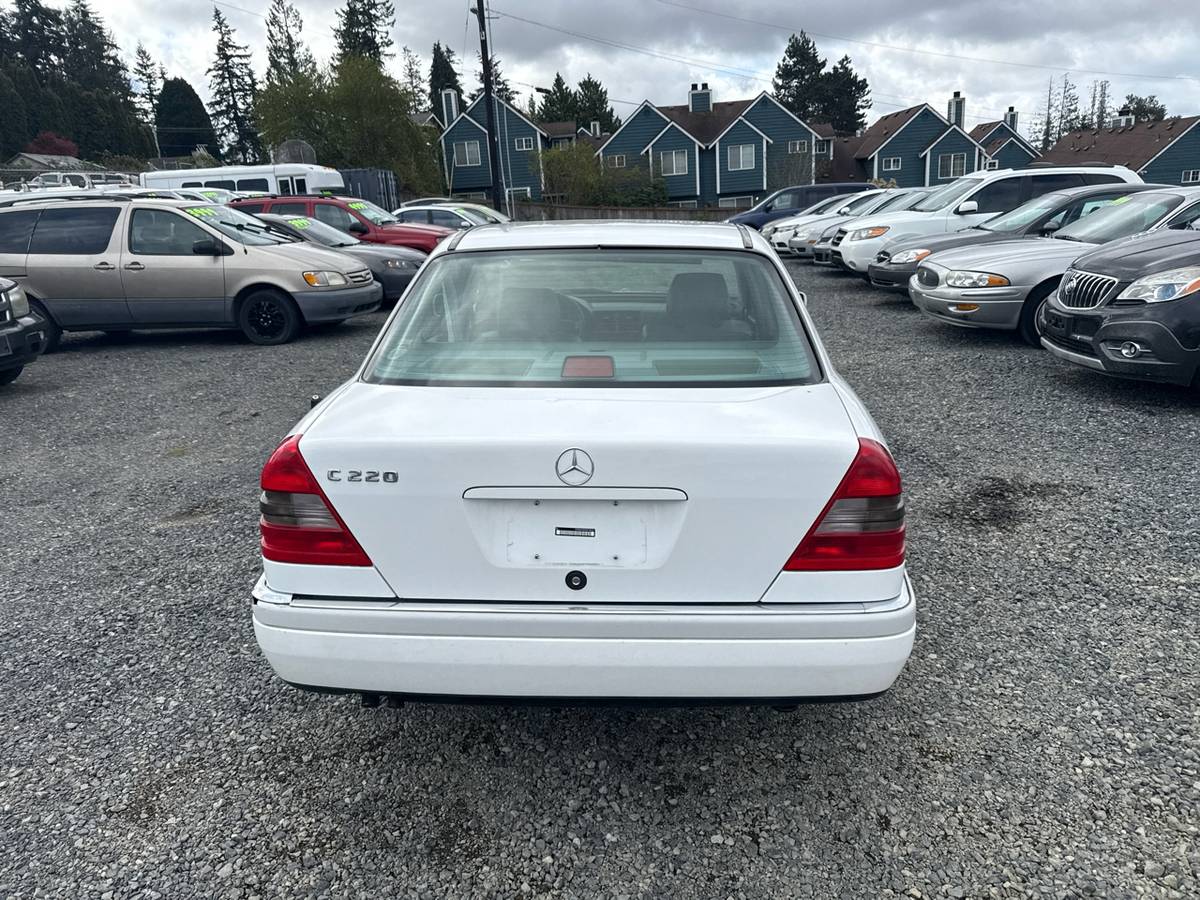 Mercedes-benz-c-class-1995-white-3
